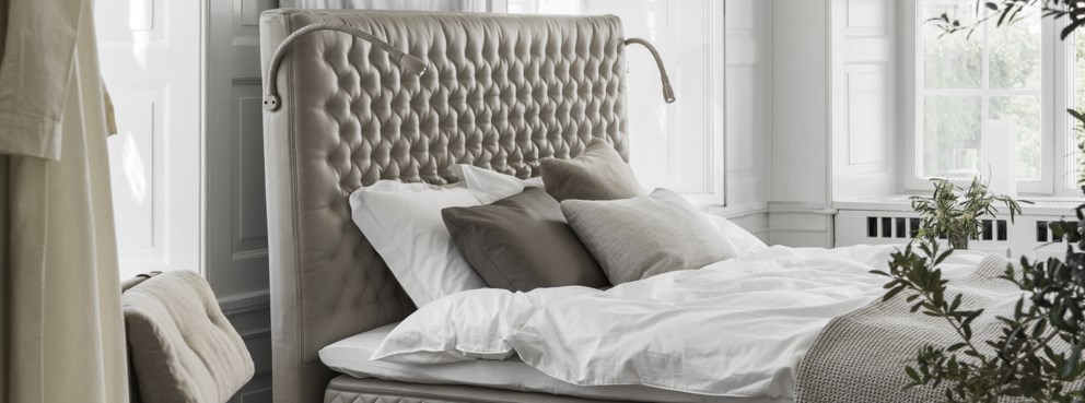 Bedroom environment with the DUX Xlusive bed